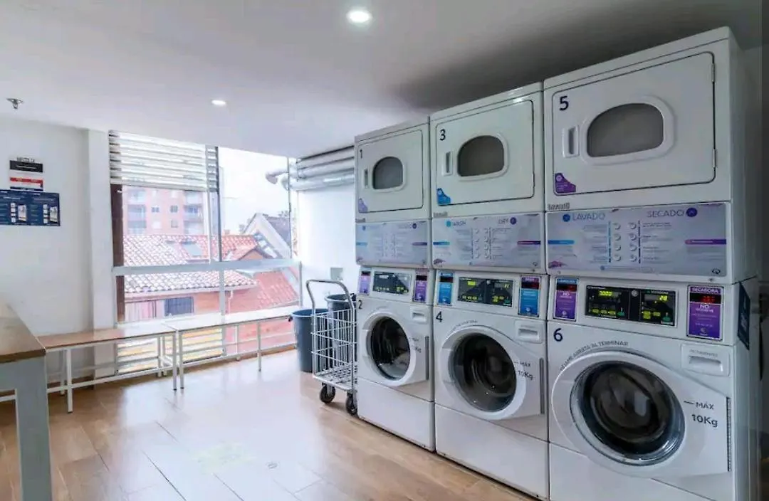 Apartment El Poblado 809 Acomodacion Familiar 1 A 5 Personas Medellin