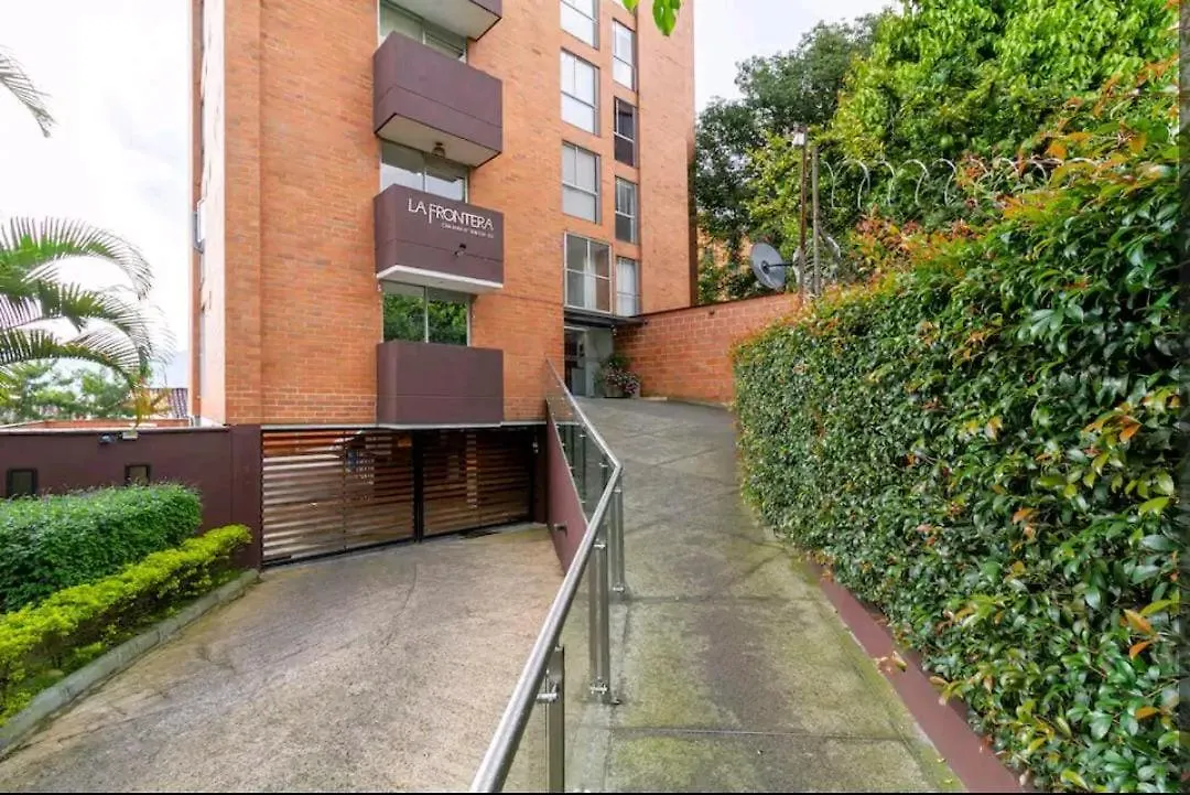 El Poblado 809 Acomodacion Familiar 1 A 5 Personas Medellin