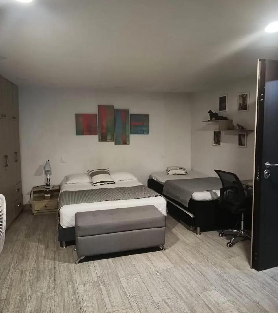 El Poblado 809 Acomodacion Familiar 1 A 5 Personas Medellin