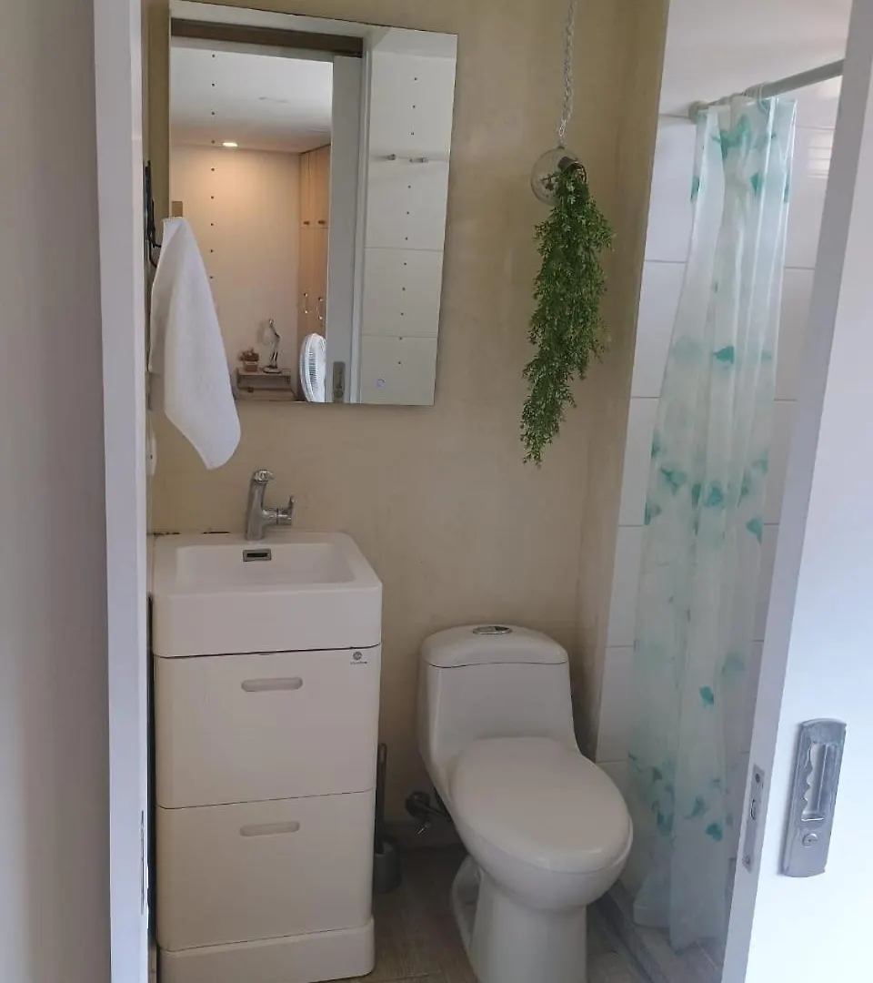 Apartment El Poblado 809 Acomodacion Familiar 1 A 5 Personas Medellin