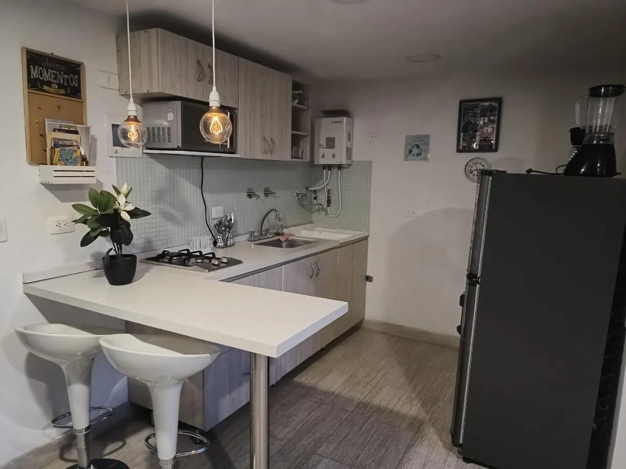 El Poblado 809 Acomodacion Familiar 1 A 5 Personas Medellin Colombia