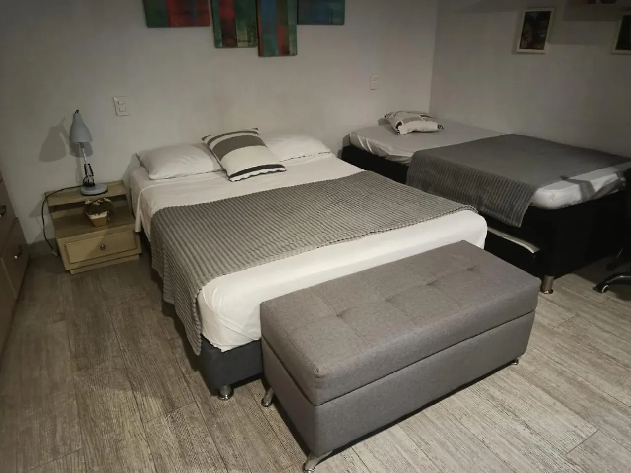 El Poblado 809 Acomodacion Familiar 1 A 5 Personas Medellin Colombia