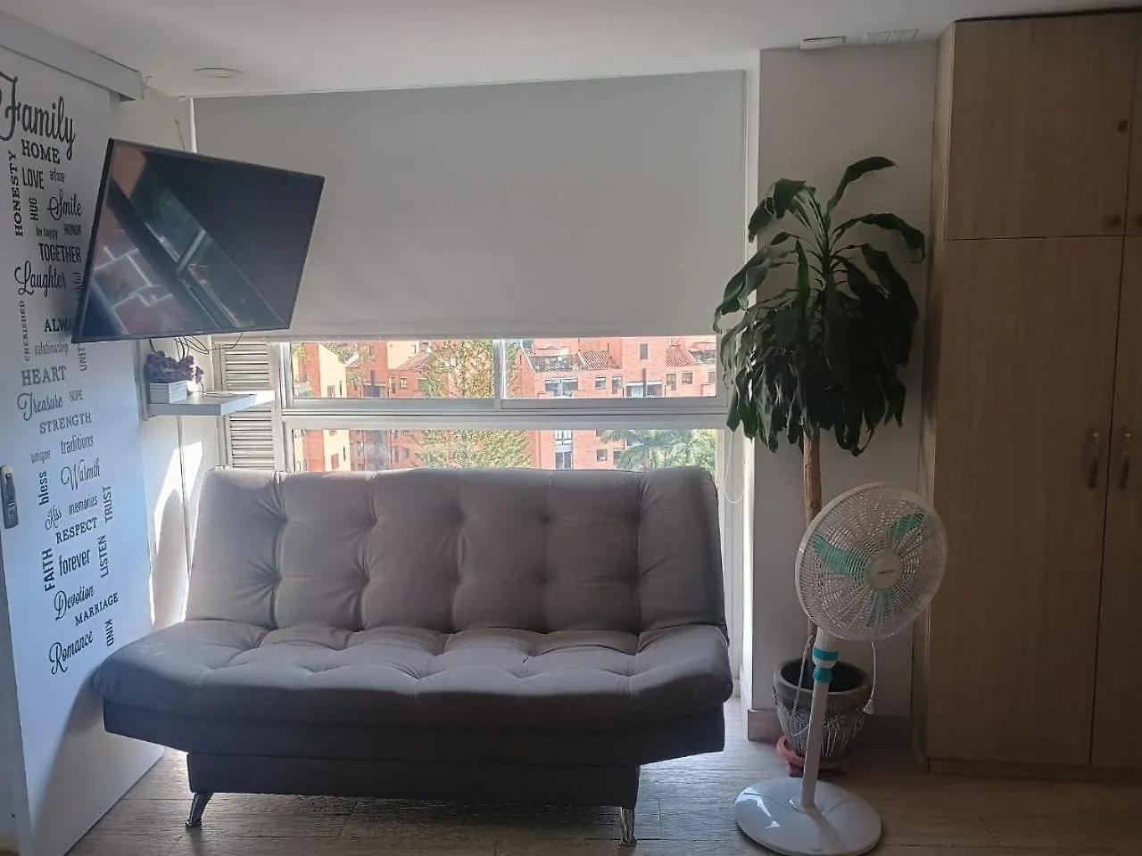 Apartment El Poblado 809 Acomodacion Familiar 1 A 5 Personas Medellin Colombia