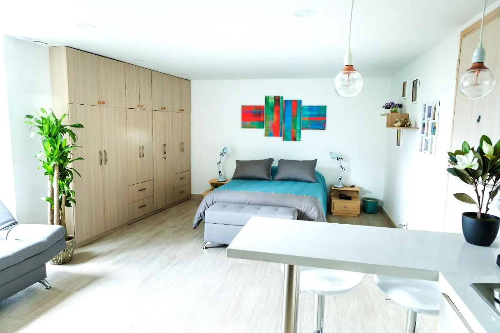 Apartment El Poblado 809 Acomodacion Familiar 1 A 5 Personas Medellin
