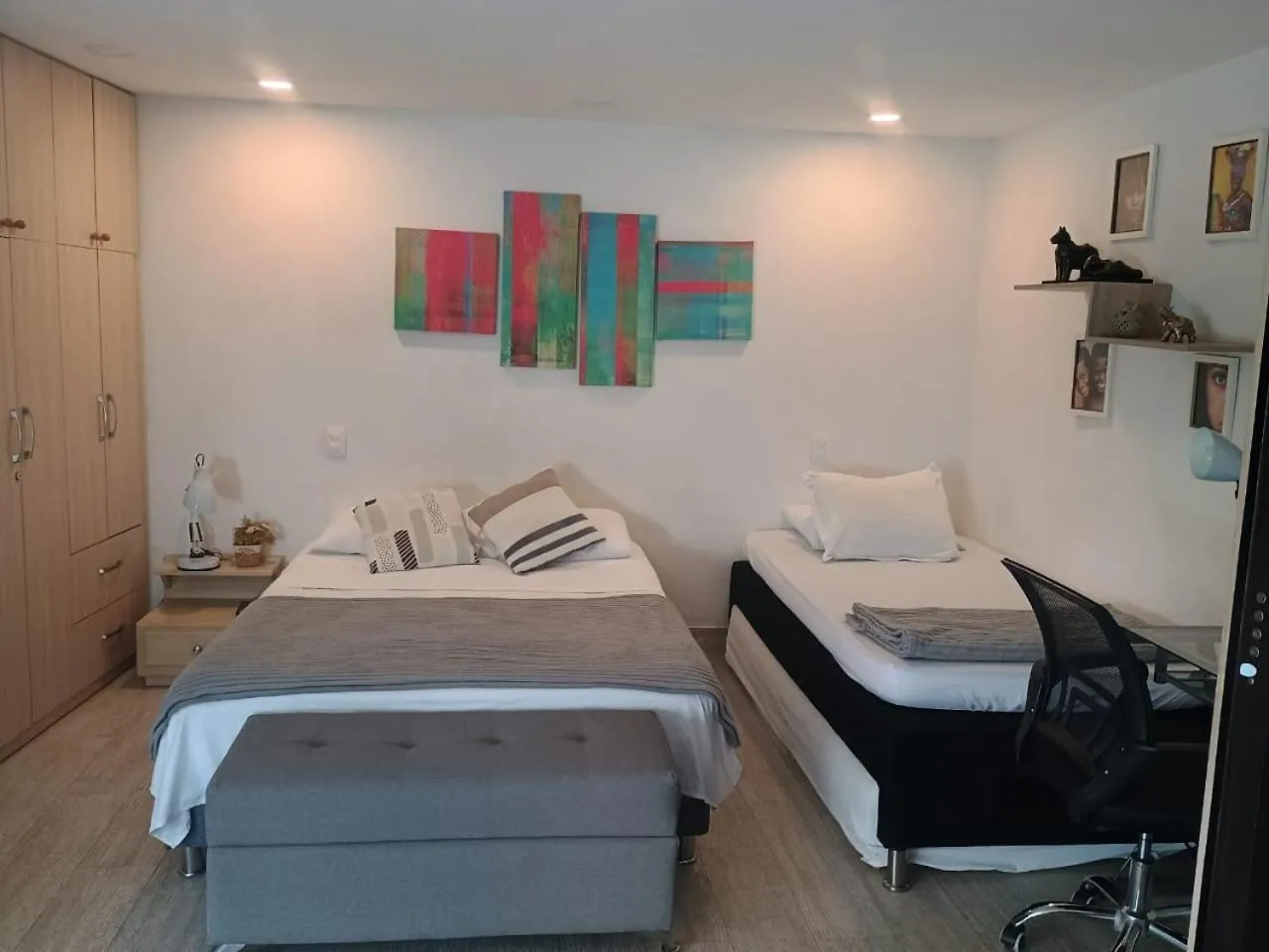 El Poblado 809 Acomodacion Familiar 1 A 5 Personas Medellin 0*,