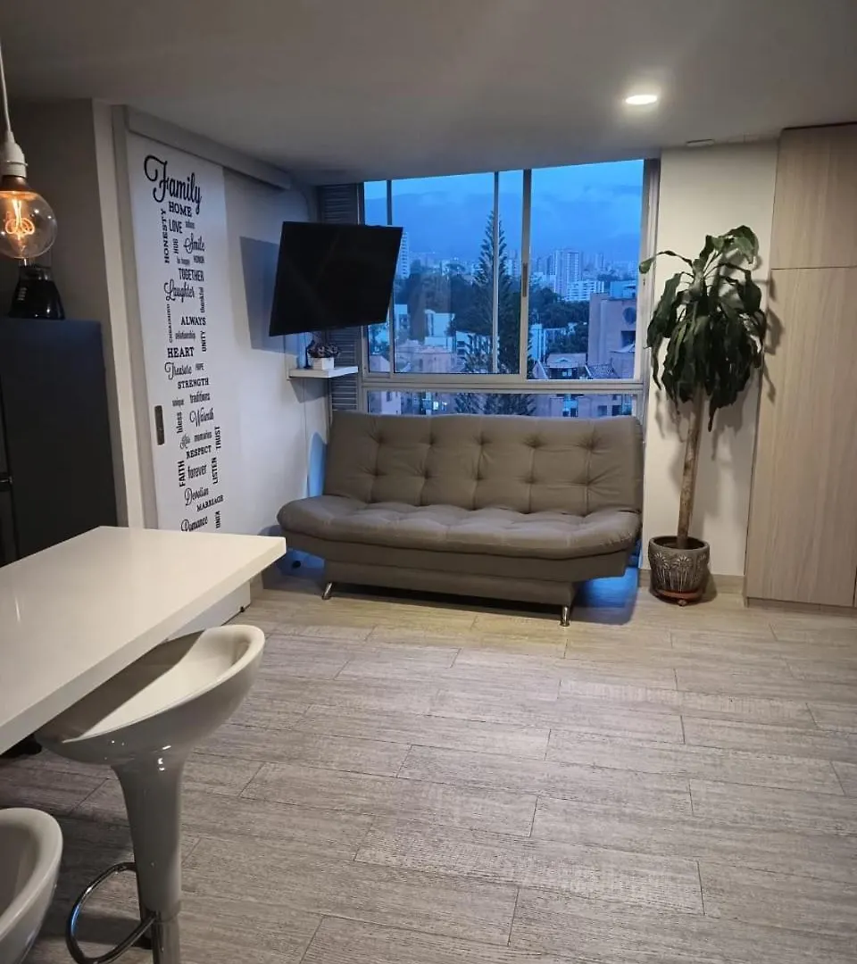 El Poblado 809 Acomodacion Familiar 1 A 5 Personas Medellin Apartment