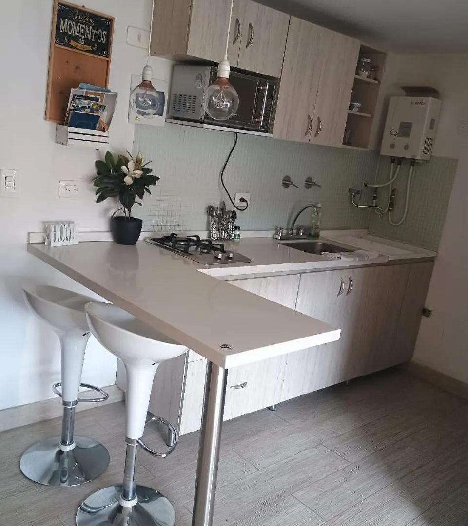 El Poblado 809 Acomodacion Familiar 1 A 5 Personas Medellin Apartment